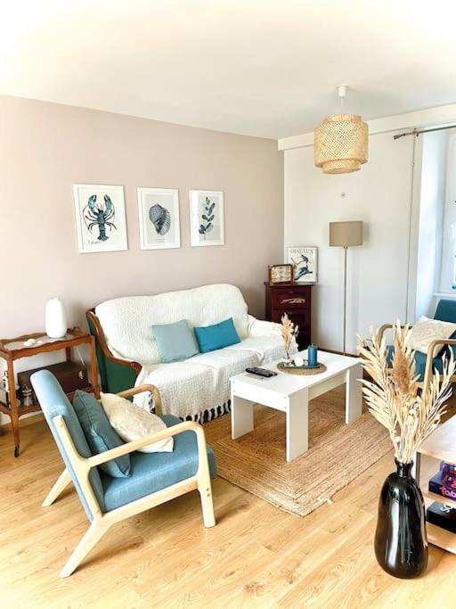 L'Amour, Le Rire Et La Famille Hillion Extérieur photo